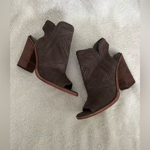 Vince Camuto | Leather Heeled Boots